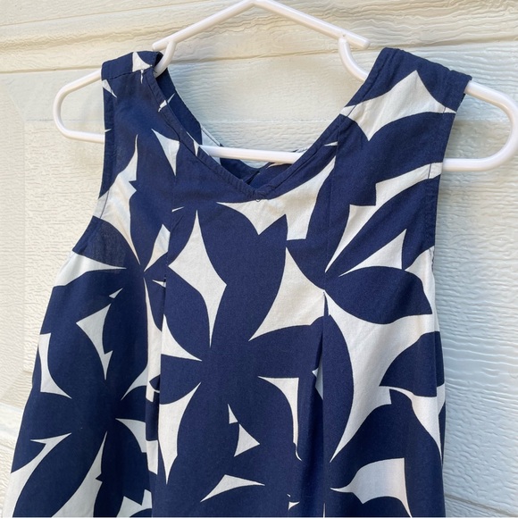 NWT 3T Old Navy top blouse peekaboo back navy and white print - Picture 4 of 10